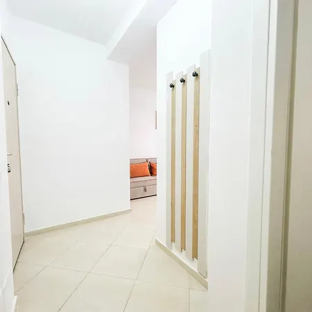 2 Bedrooms 1117 Golem (Tirana)